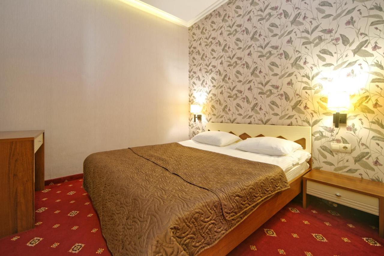 Atrium Hotel Odessa Exterior photo